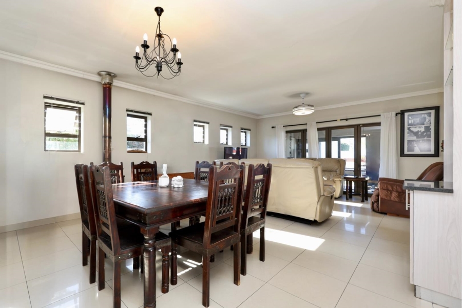 3 Bedroom Property for Sale in Kraaibosch Western Cape